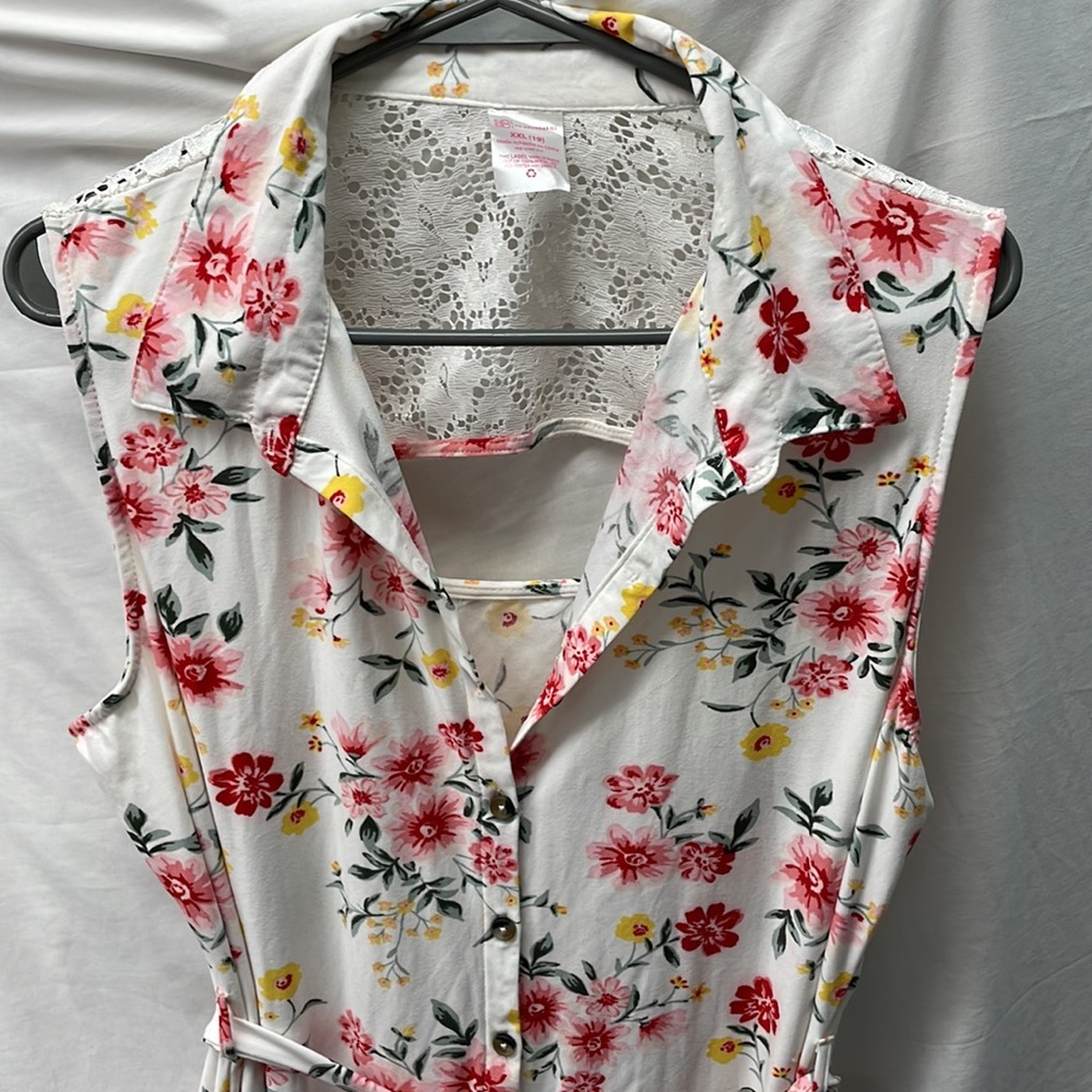 No Boundaries Are Laced Back Button Front Dress /… - image 3